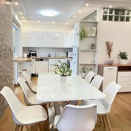 Ildiko Lak Holiday home Vonyarcvashegy