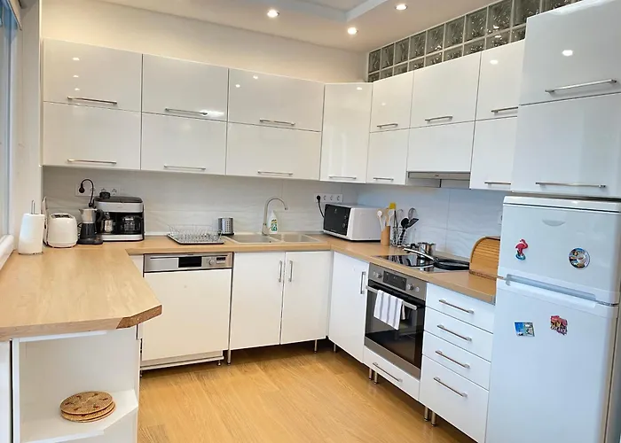 Ildiko Lak Vonyarcvashegy